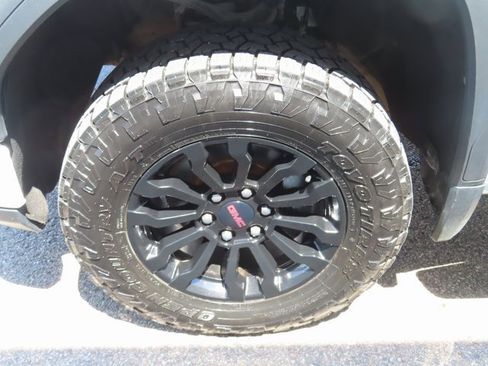 Used 2022 GMC Sierra 1500 AT4X image 18