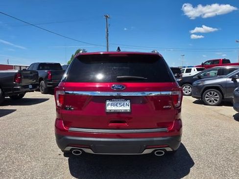 Used 2018 Ford Explorer XLT AWD/4WD image 5