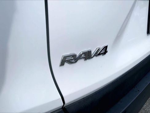Used 2024 Toyota RAV4 XLE image 30