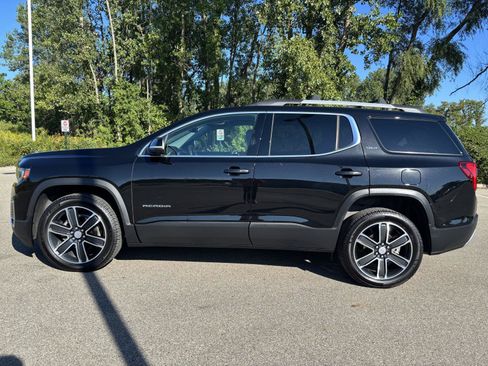 Used 2023 GMC Acadia SLT w/ Technology Package AWD/4WD image 2