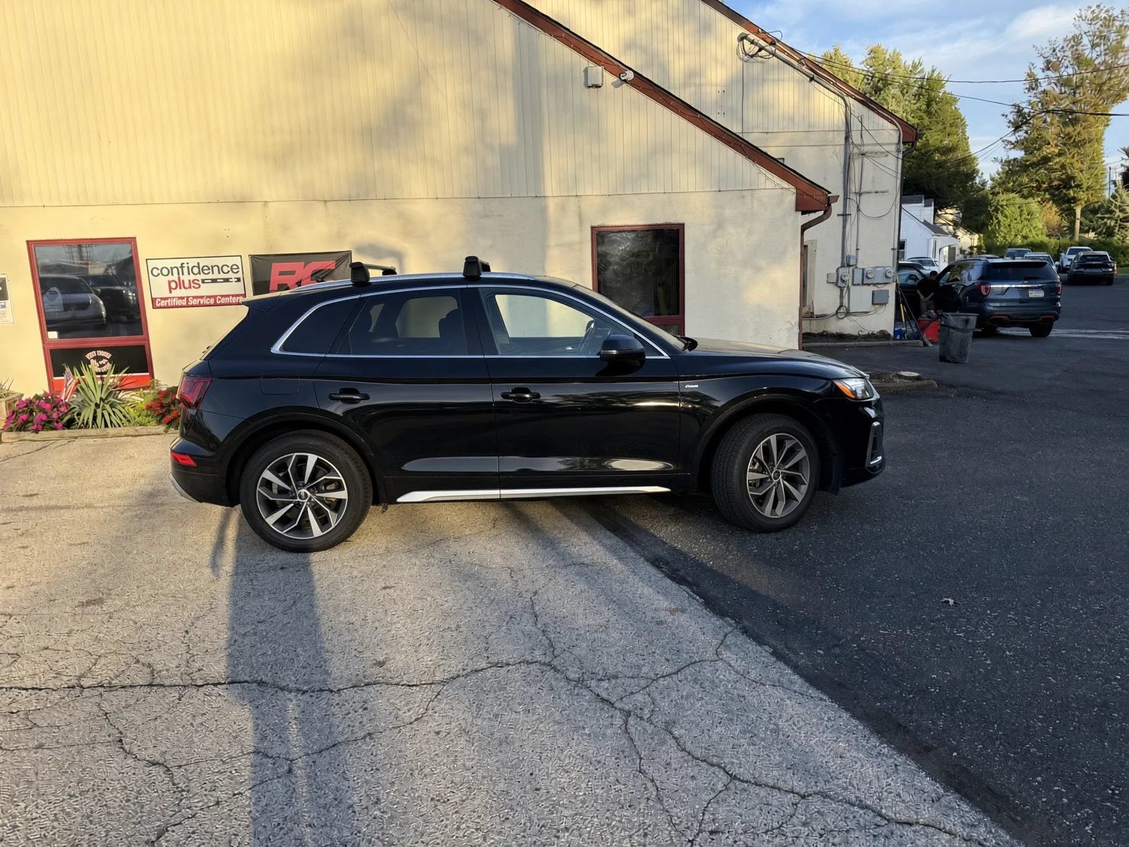 Used 2022 Audi Q5 2.0T Premium w/ Convenience Package AWD/4WD image 4