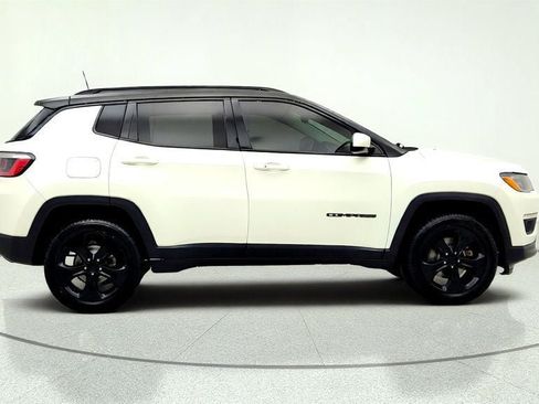Used 2019 Jeep Compass Latitude AWD/4WD image 4