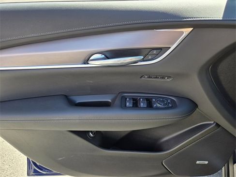 Used 2025 Cadillac XT6 Luxury image 25