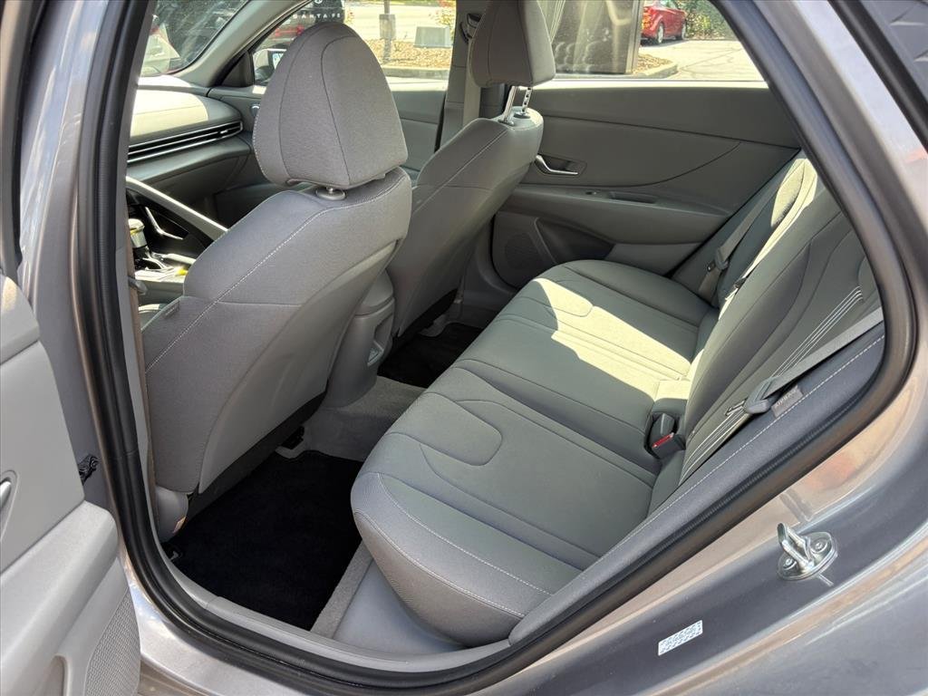 Certified 2024 Hyundai Elantra SEL FWD image 18