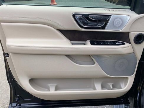 Used 2020 Lincoln Navigator Reserve w/ Equipment Group 208A Reserve image 13