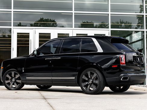 Certified 2023 Rolls-Royce Cullinan image 20