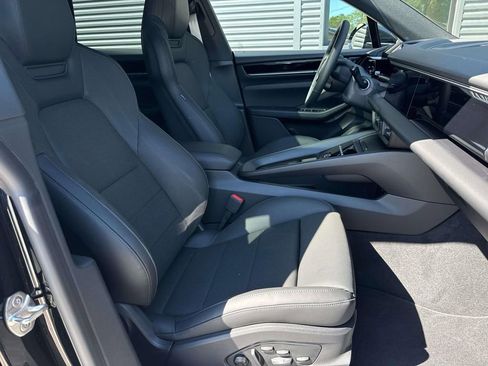 New 2025 Porsche Macan 4S Electric AWD/4WD image 15