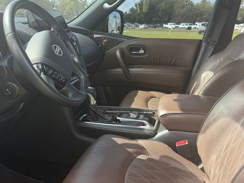 Used 2022 Nissan Armada Platinum w/ Captain's Chairs Package RWD image 5
