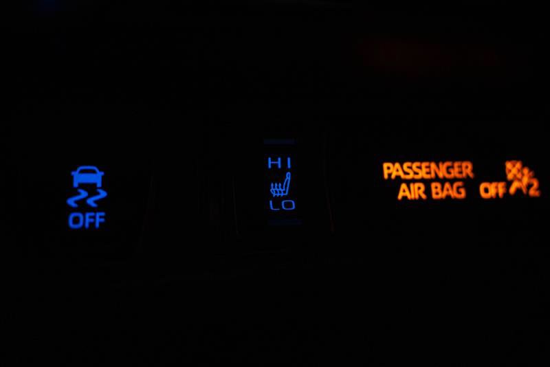 Used 2020 Toyota RAV4 XLE Premium AWD/4WD image 23