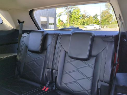 Used 2024 Volkswagen Atlas SE image 29