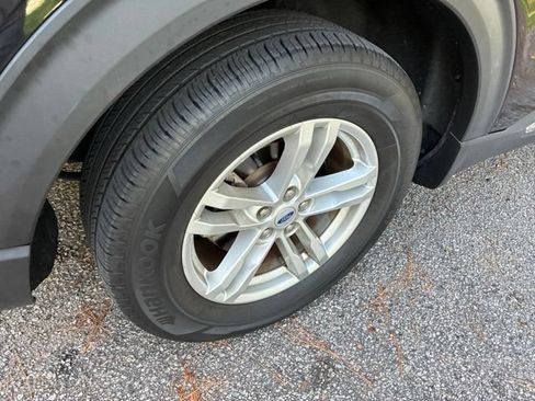 Used 2022 Ford Explorer XLT w/ Equipment Group 202A RWD image 15