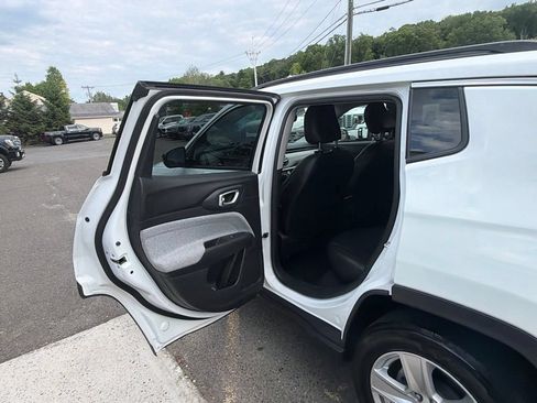 Used 2022 Jeep Compass Latitude AWD/4WD image 57