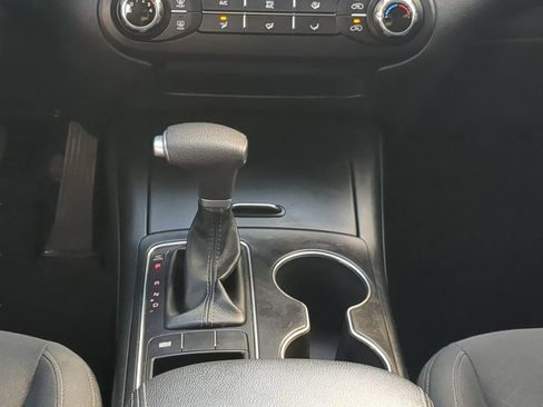 Used 2020 Kia Sorento LX image 18