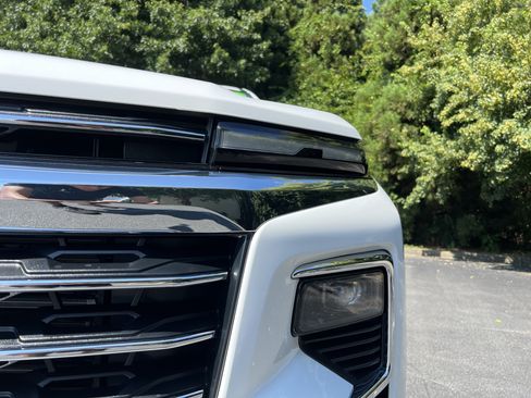 New 2026 Chevrolet Traverse LT w/ Sun and Wheel Package FWD image 15