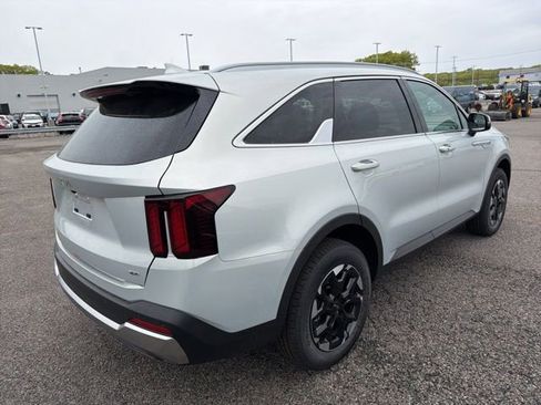 New 2026 Kia Sorento S AWD/4WD image 3