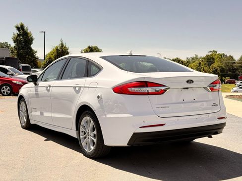 Used 2019 Ford Fusion SE FWD image 9