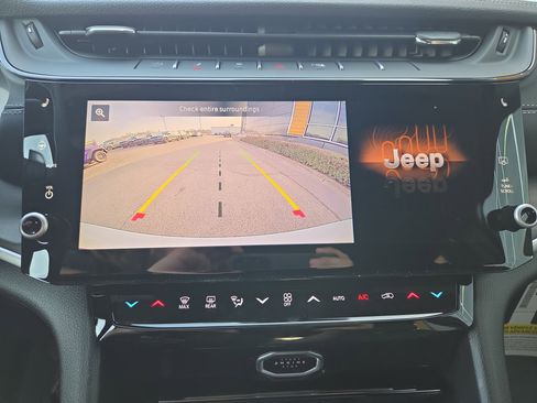 New 2026 Jeep Grand Cherokee Limited w/ Limited Altitude Package image 10