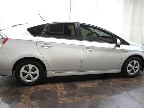Used 2015 Toyota Prius Two FWD image 4