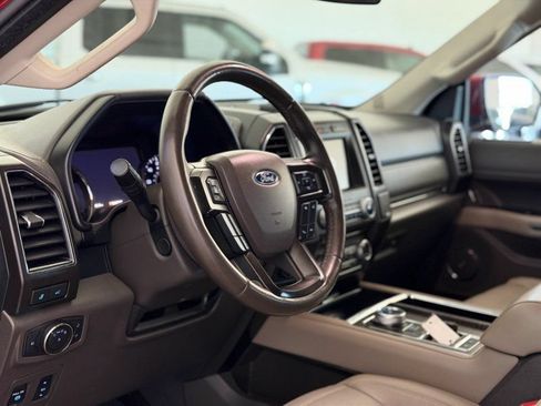 Used 2018 Ford Expedition Limited w/ Equipment Group 301A RWD image 17
