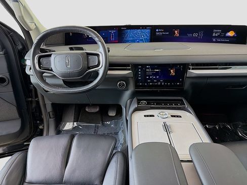 Used 2025 Lincoln Navigator Reserve AWD/4WD image 32