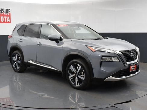 Used 2022 Nissan Rogue Platinum w/ Head-Up Display Package image 6