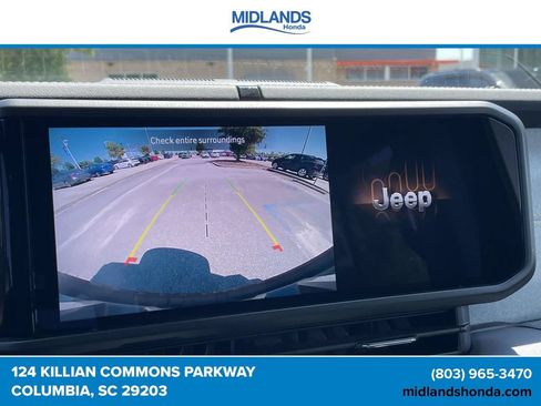 Used 2025 Jeep Wrangler Unlimited Sahara AWD/4WD image 26