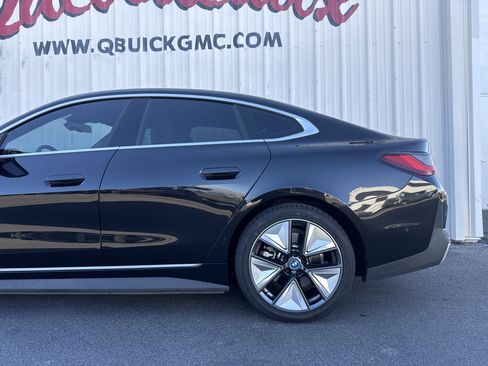 Used 2023 BMW i4 eDrive40 image 2