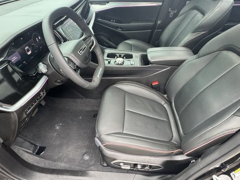 Used 2025 Jeep Wagoneer S Launch Edition AWD/4WD image 9