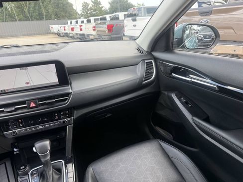 Used 2024 Kia Seltos EX FWD image 20