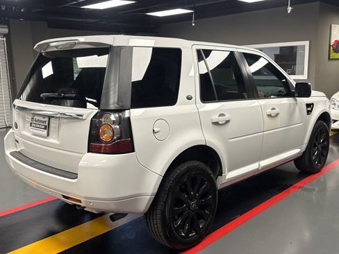 Used 2015 Land Rover LR2 HSE AWD/4WD image 7