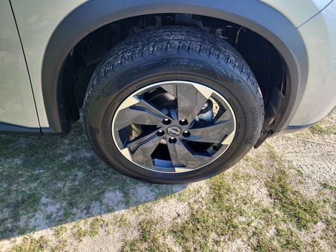 Used 2024 Nissan Rogue SV AWD/4WD image 7