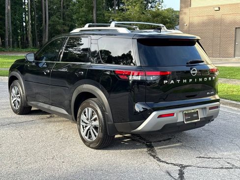 Used 2023 Nissan Pathfinder SL AWD/4WD image 5