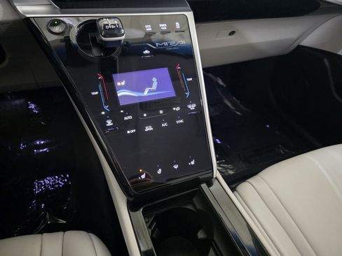 Used 2017 Toyota Mirai image 28