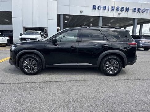 Used 2024 Nissan Pathfinder SV FWD image 8