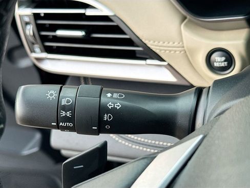 Used 2025 Subaru Outback Limited image 13