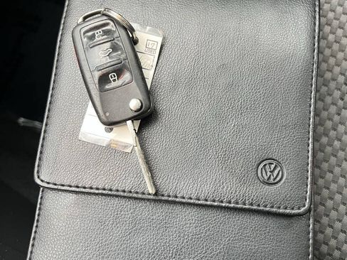 Used 2013 Volkswagen Passat 2.5 S FWD image 20