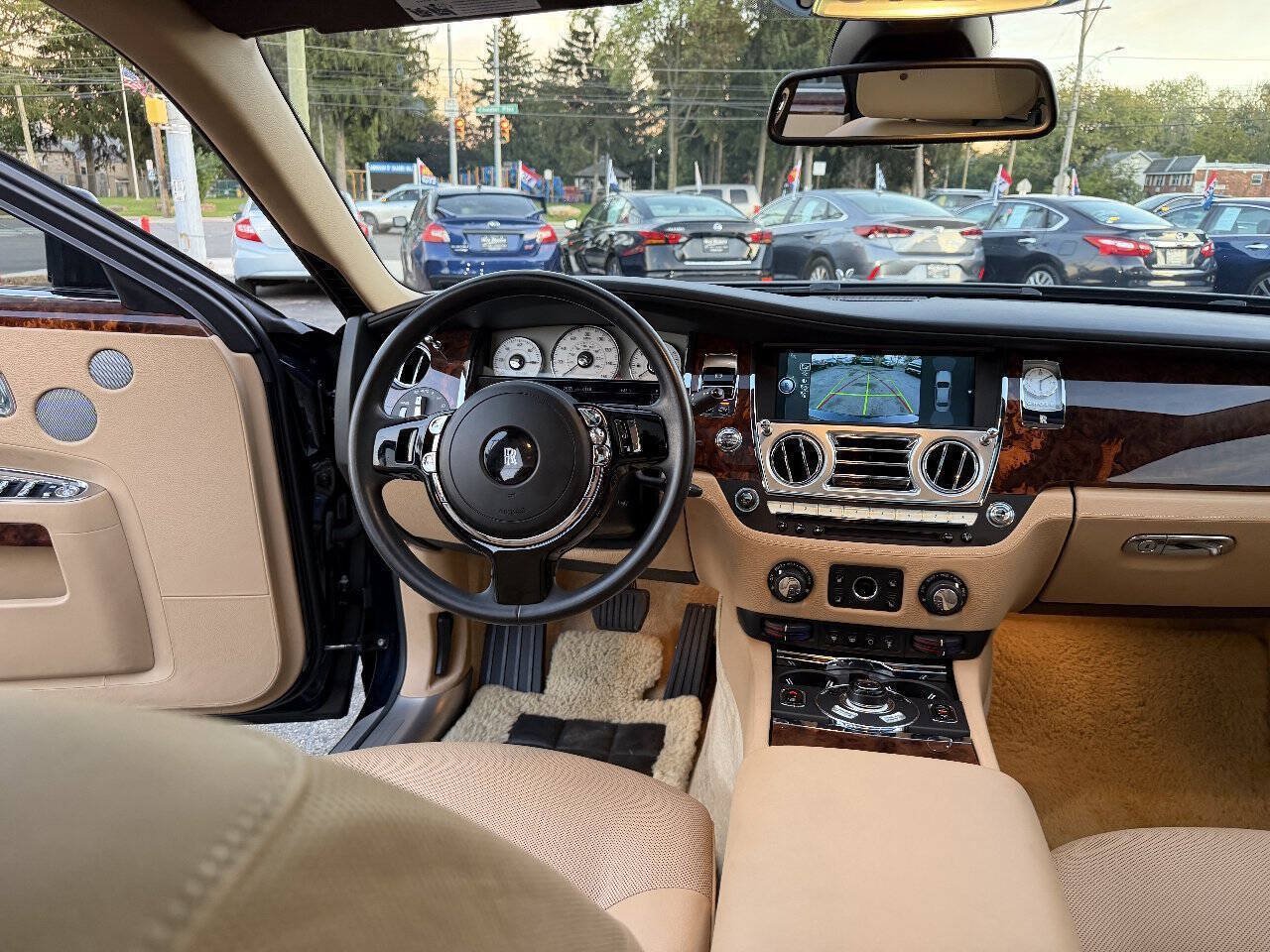 Used 2012 Rolls-Royce Ghost RWD image 22