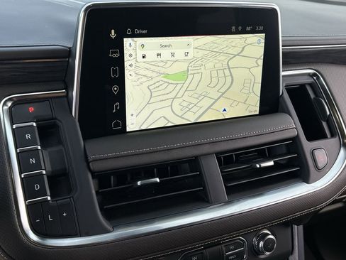 Used 2023 GMC Yukon XL SLT w/ SLT Luxury Package image 14