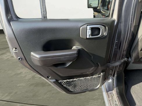 Used 2019 Jeep Wrangler Unlimited Rubicon image 21