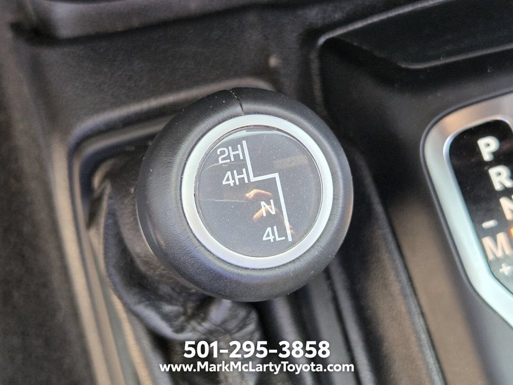 Used 2021 Jeep Wrangler Unlimited Sahara AWD/4WD image 21