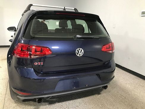 Used 2017 Volkswagen GTI SE image 4