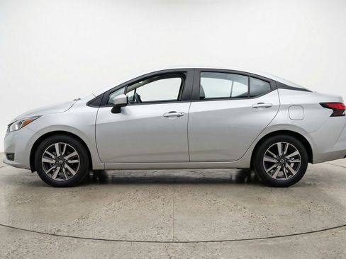 Used 2025 Nissan Versa SV FWD image 5