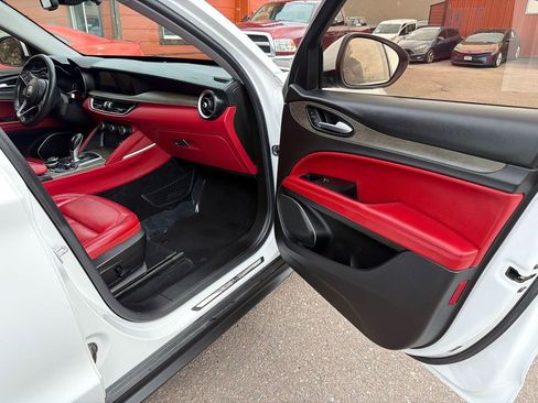 Used 2019 Alfa Romeo Stelvio Ti AWD/4WD image 17