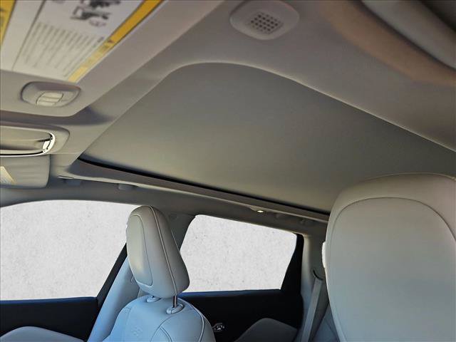 Used 2022 Jeep Cherokee Limited AWD/4WD image 16