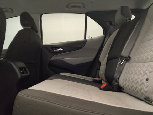 Used 2022 Chevrolet Equinox LT FWD image 18