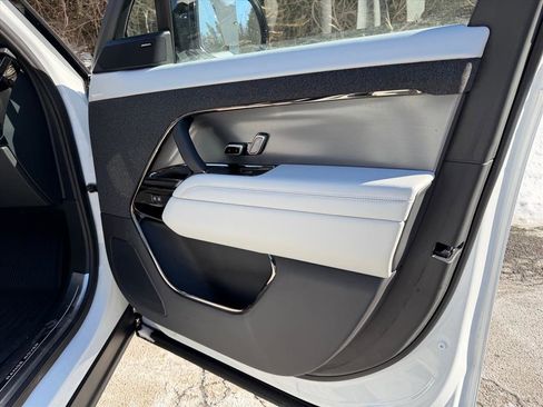 Used 2023 Land Rover Range Rover Sport SE image 21