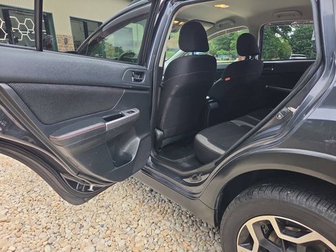 Used 2016 Subaru Crosstrek 2.0i Premium AWD/4WD image 17