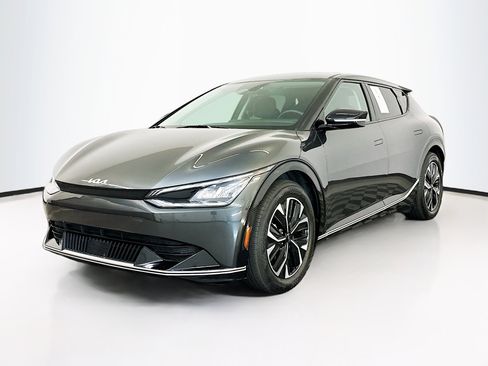 Used 2024 Kia EV6 Wind image 3