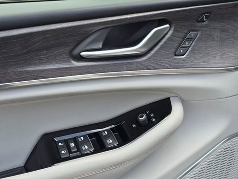 Used 2023 Jeep Grand Cherokee L Overland w/ Advanced Protech Group III image 49