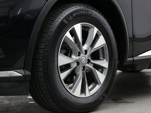 Used 2018 Nissan Murano SV FWD image 10